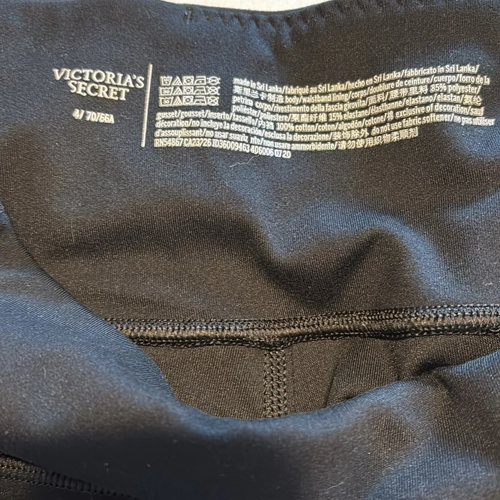 Victoria's Secret leggings in black size 4